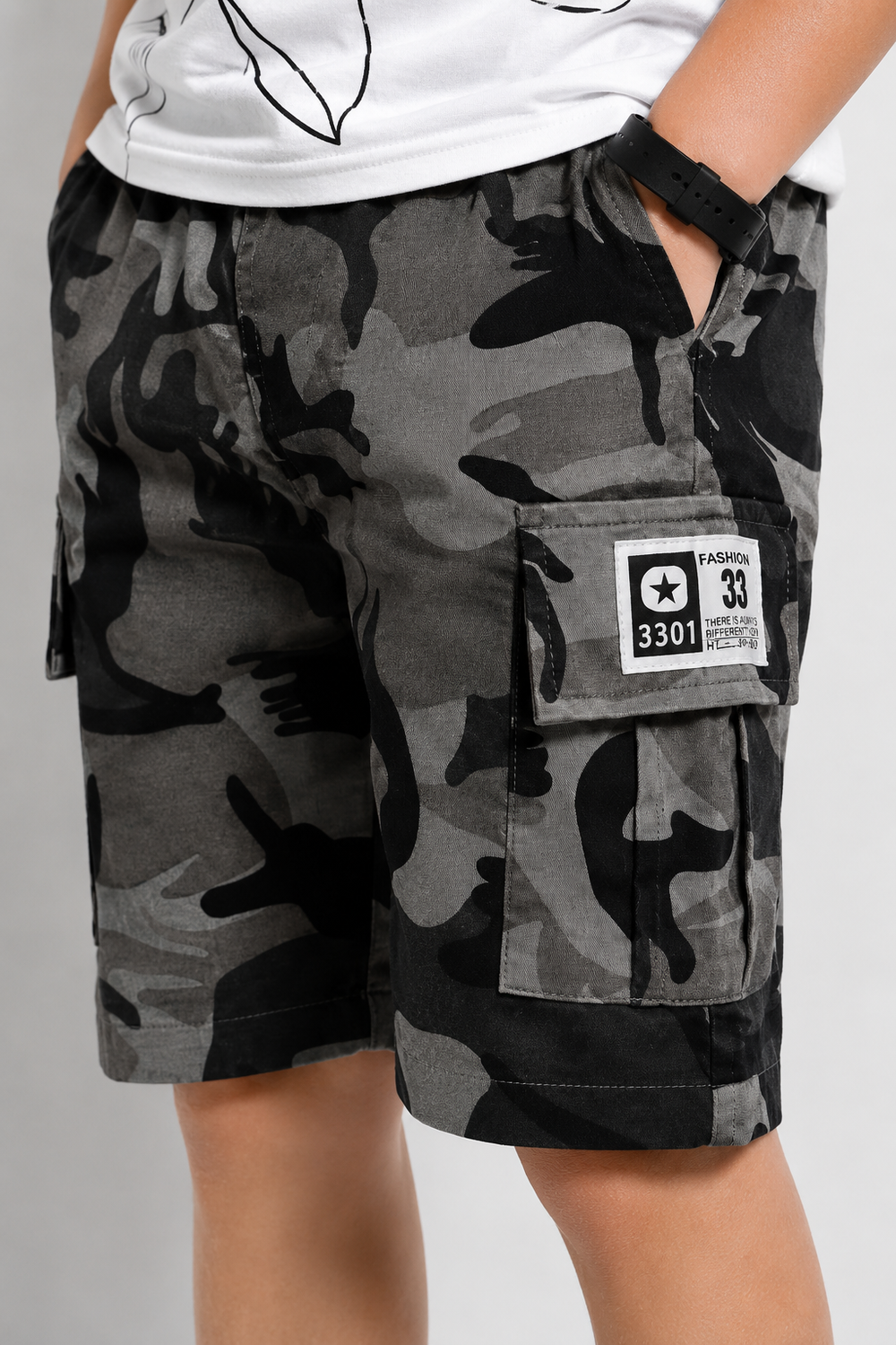 SHORT CARGO ENFANT CAMOUFLAGE GRIS zoom