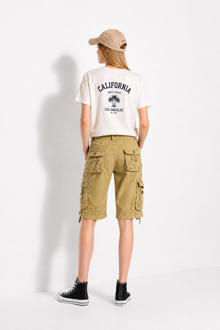 SHORT CARGO FEMME BEIGE CLASSIQUE de dos
