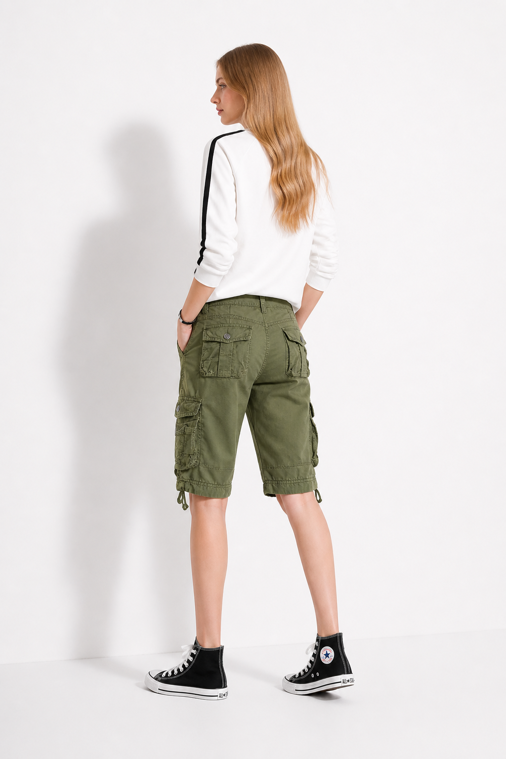 SHORT CARGO FEMME kaki CLASSIQUE de dos
