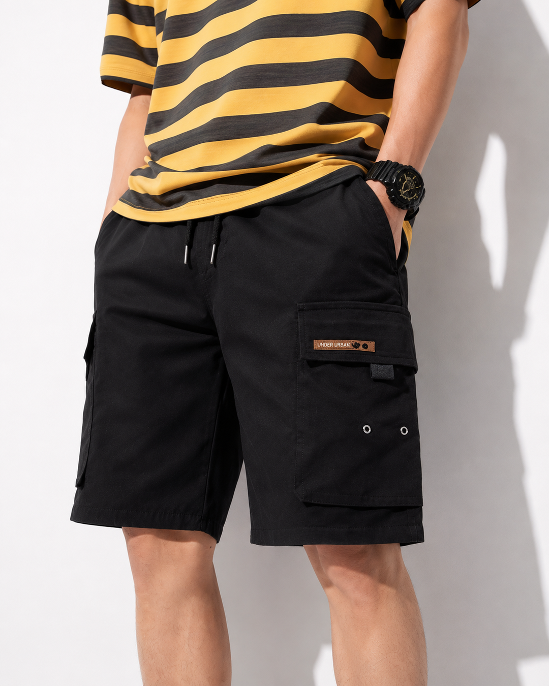 Short cargo noir détails casual zoom