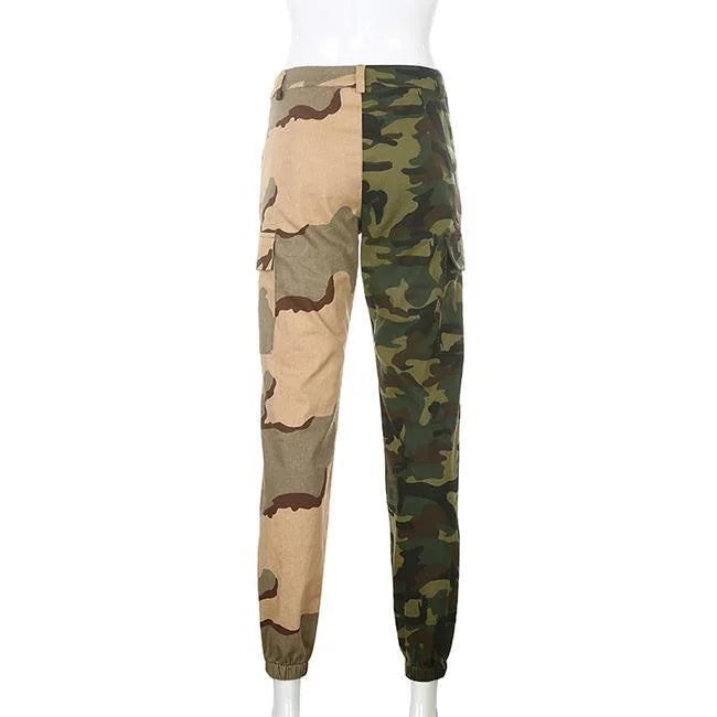 pantalon cargo femme camouflage de dos