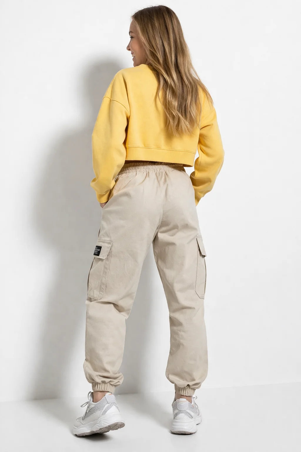 Pantalon cargo parachute léger kaki à poches cordons ajustables Pantalon cargo parachute léger kaki à poches cordons ajustables
