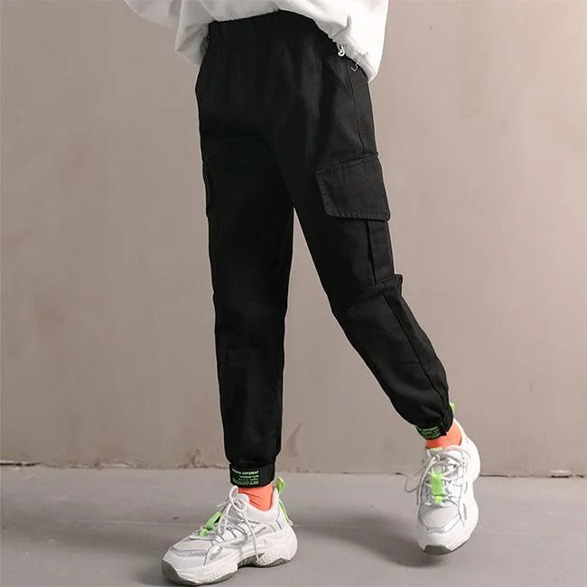 pantalon cargo fille noir de face