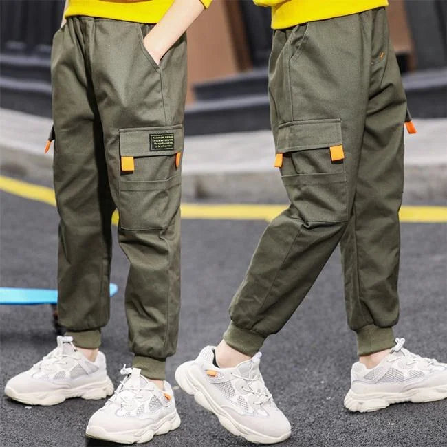 pantalon cargo garçon kaki mannequin