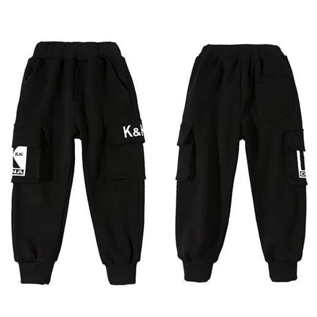 détails pantalon cargo garçon noir