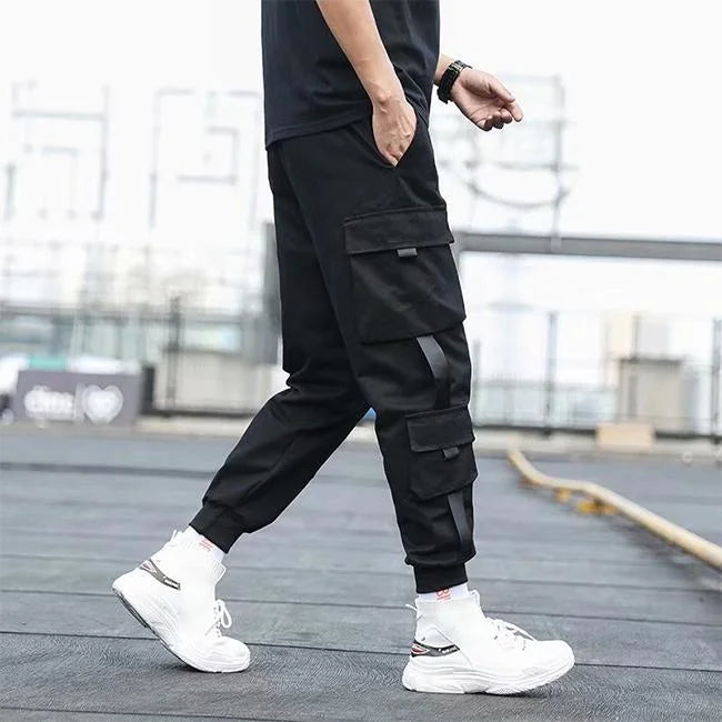 pantalon cargo homme streetwear de profil