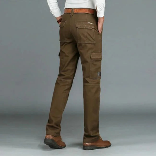 pantalon cargo marron de côté